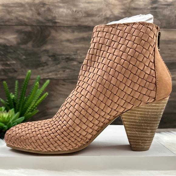 NIB Sbicca Parkman Woven Leather Cone Heel Shooties Ankle Booties Boots Tan 8 - Picture 7 of 13